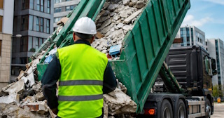 Вывоз строительного мусора в Арзамасе: услуги лицензированной компании — ПроМусор
